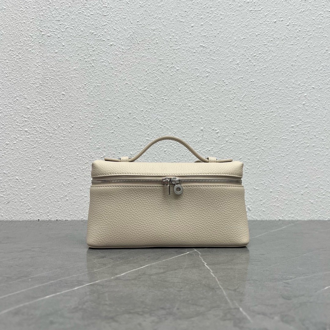 L**o p*ana extra pocket pouch l19 in white grained leather