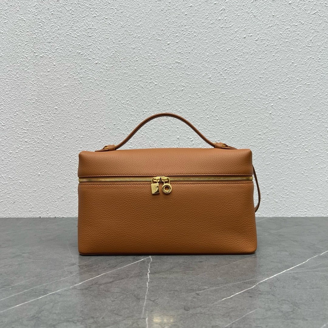 L**o p*ana extra pocket pouch l27 in brown grained leather