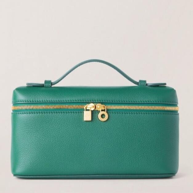 L**o p*ana extra pocket pouch l27 in green grained leather