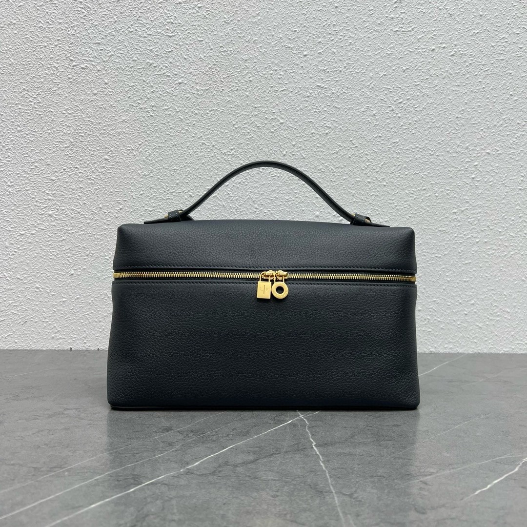 L**o p*ana extra pocket pouch l27 in navy blue grained leather