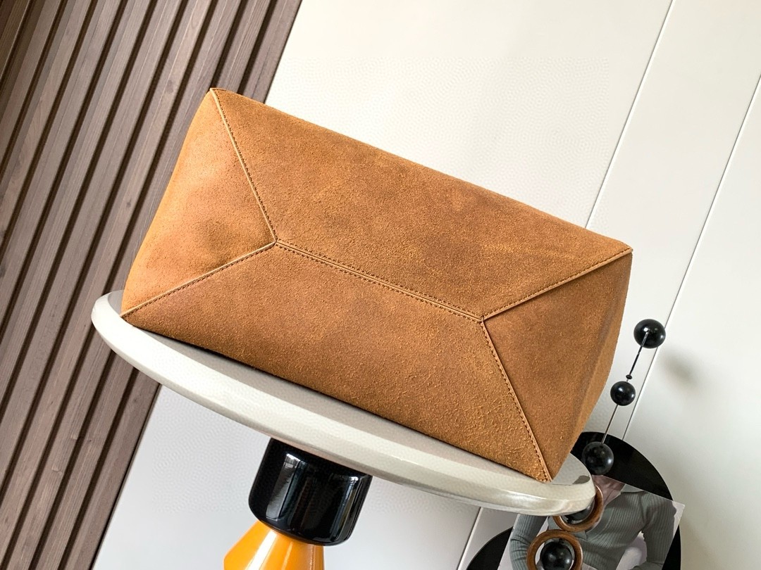L0ew* xl puzzle fold tote bag in brown suede calfskin