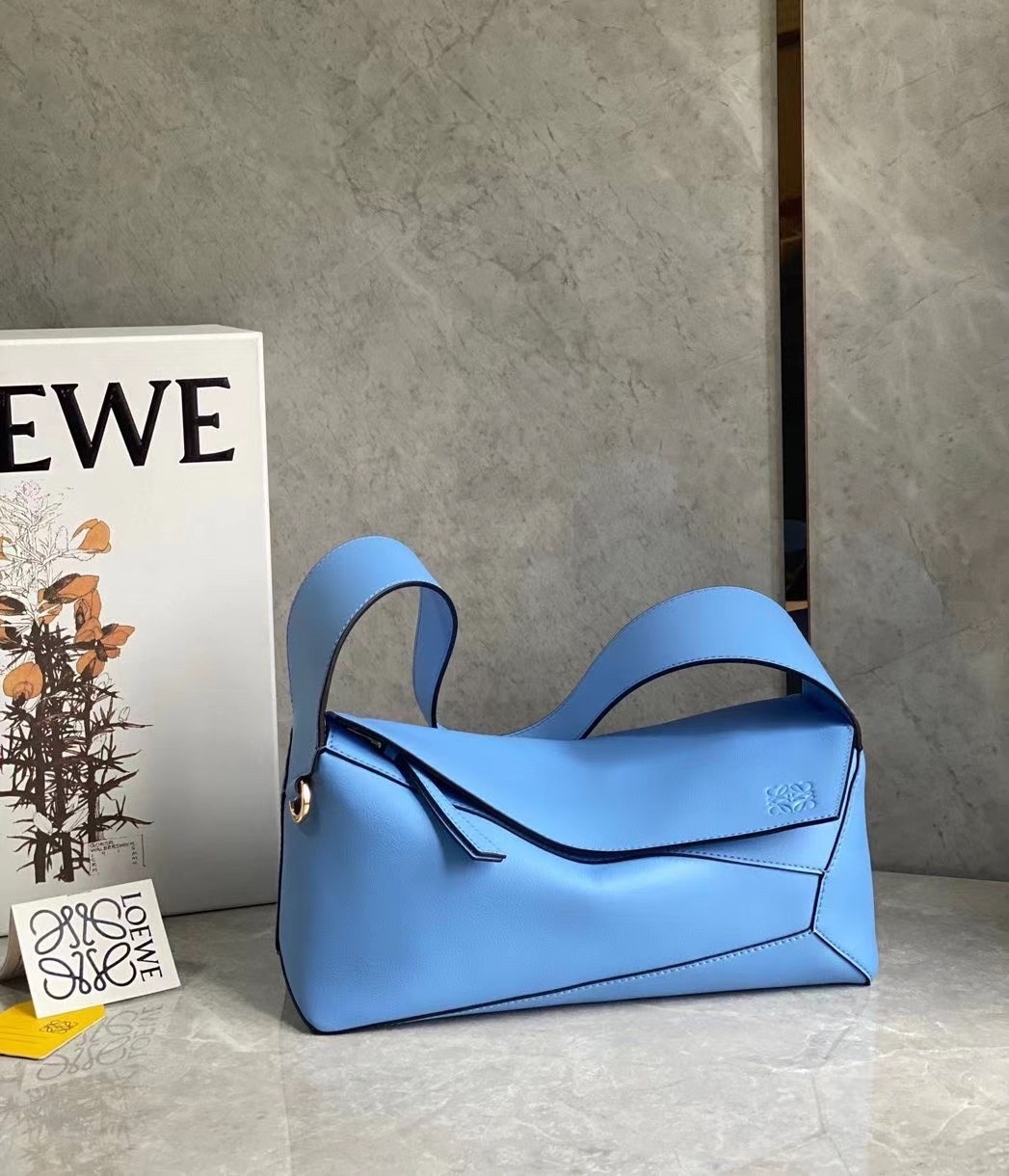 L0ew* puzzle hobo bag in blue nappa calfskin