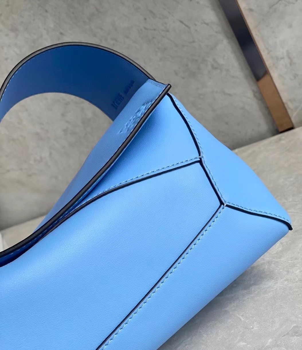L0ew* puzzle hobo bag in blue nappa calfskin
