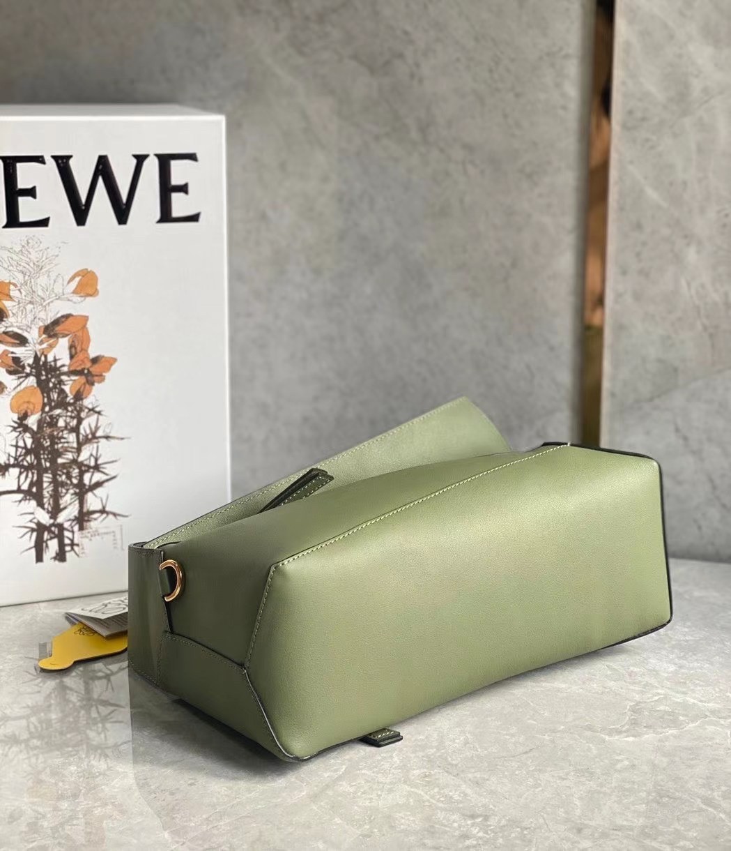 L0ew* puzzle hobo bag in green nappa calfskin