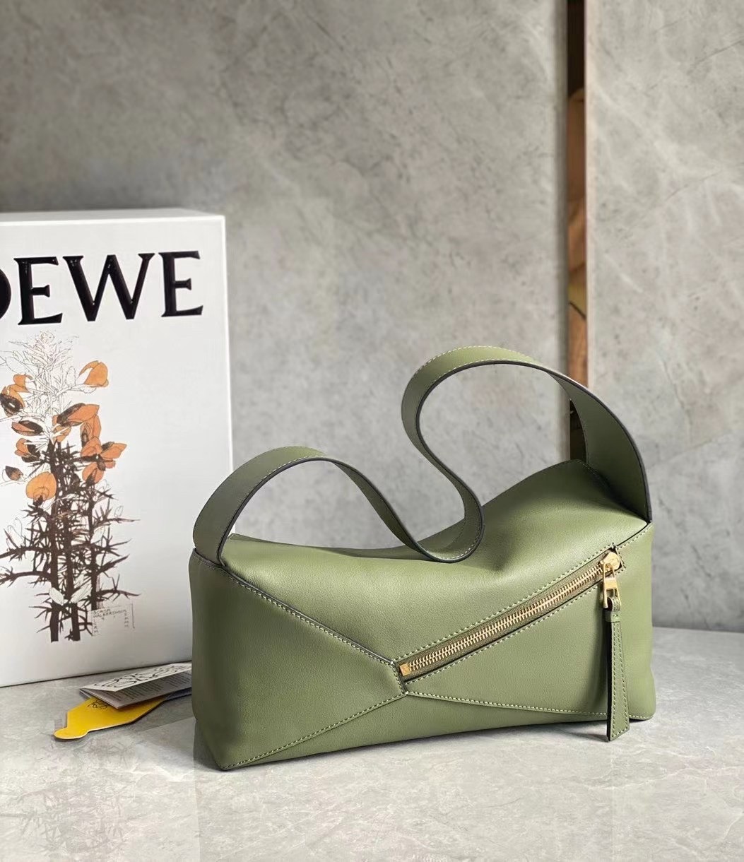 L0ew* puzzle hobo bag in green nappa calfskin