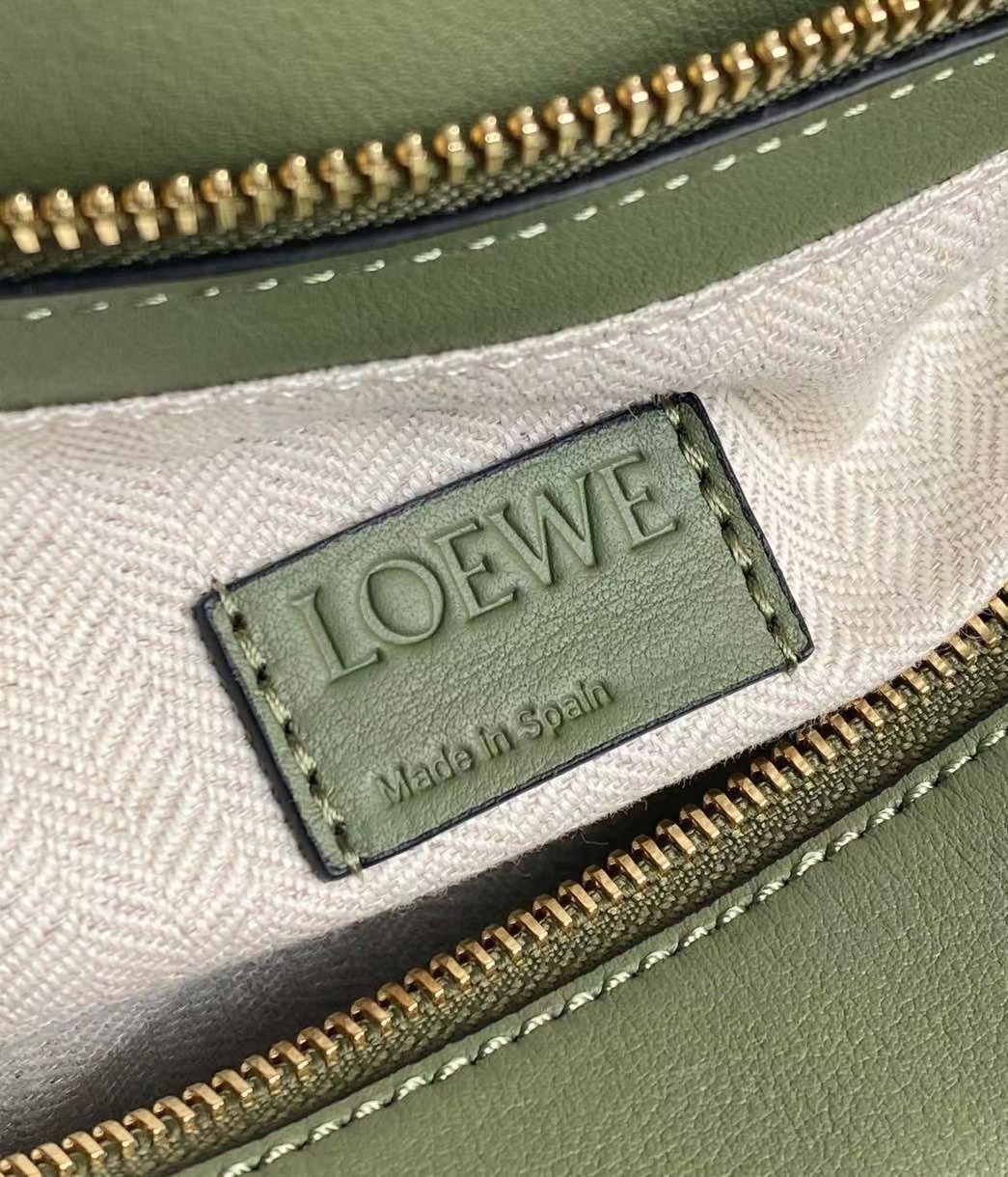L0ew* puzzle hobo bag in green nappa calfskin