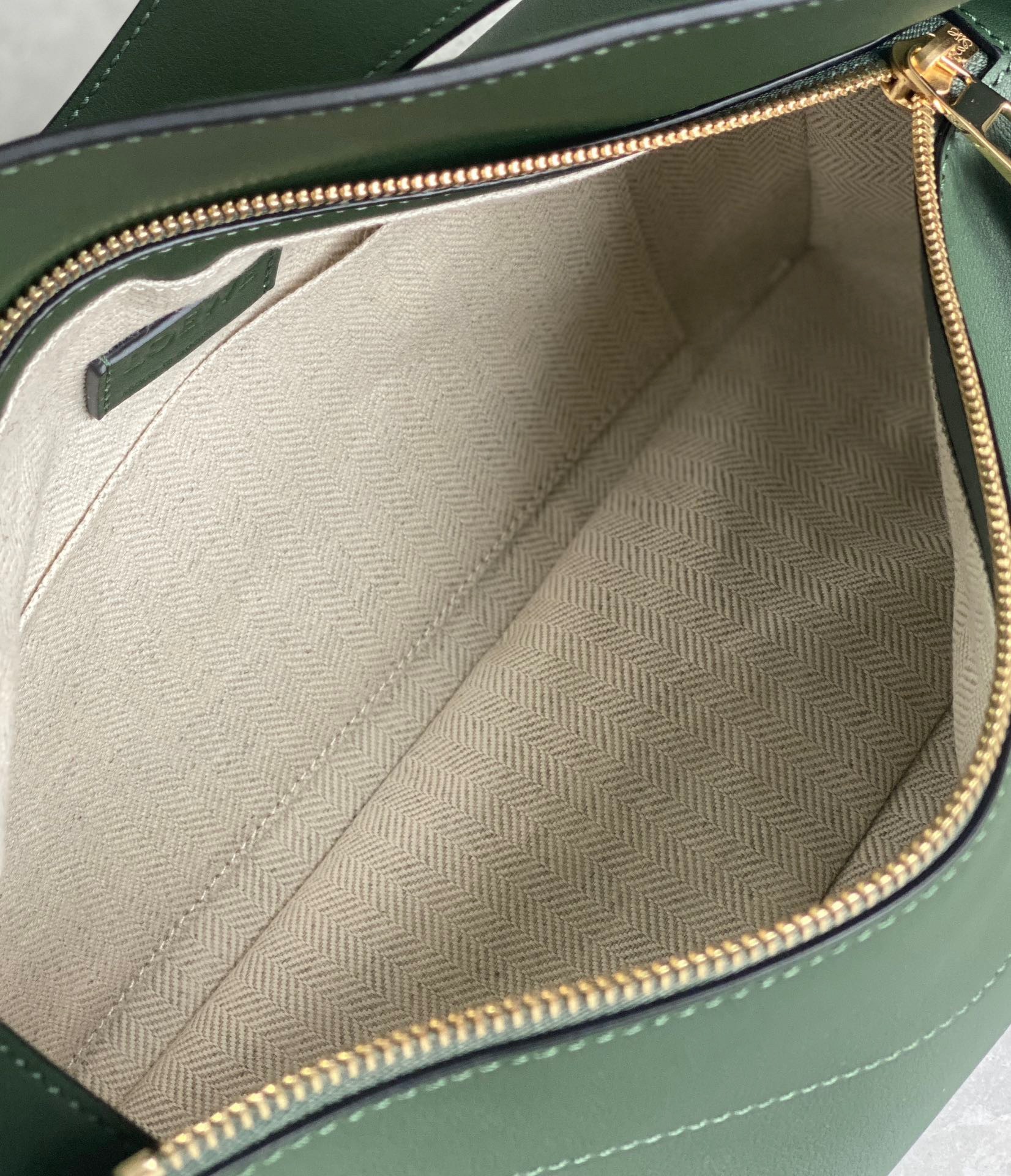 L0ew* puzzle hobo bag in vintage khaki nappa calfskin