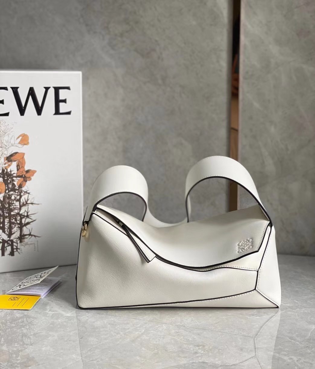 L0ew* puzzle hobo bag in white nappa calfskin