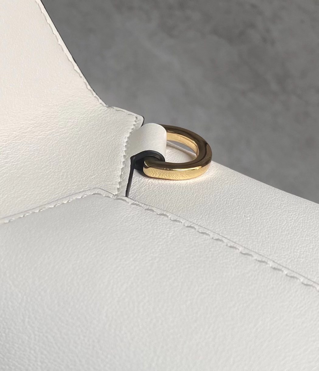 L0ew* puzzle hobo bag in white nappa calfskin
