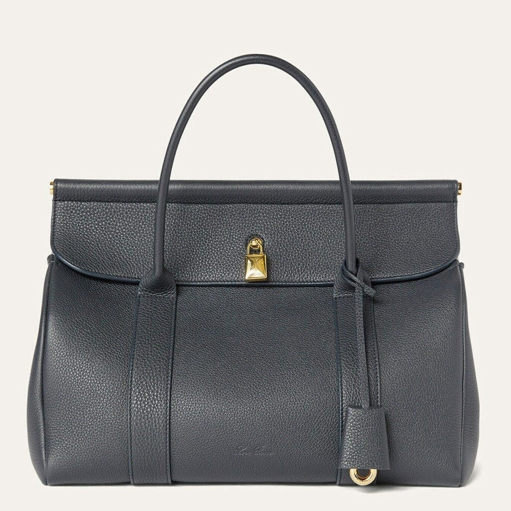 L**o p*ana loom l32 bag in navy blue grained leather