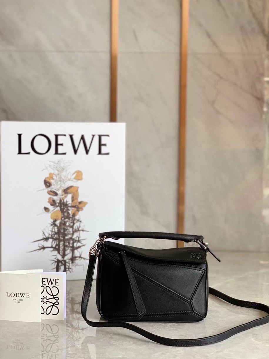 L0ew* mini puzzle bag in black calfskin leather