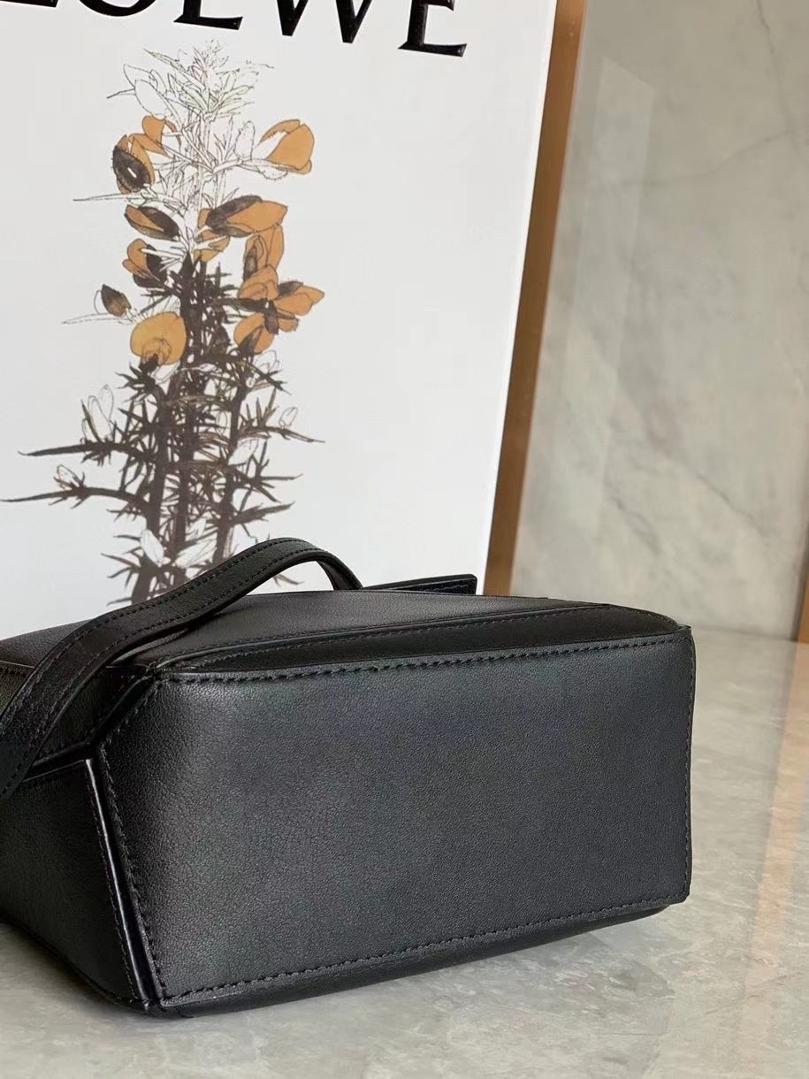 L0ew* mini puzzle bag in black calfskin leather