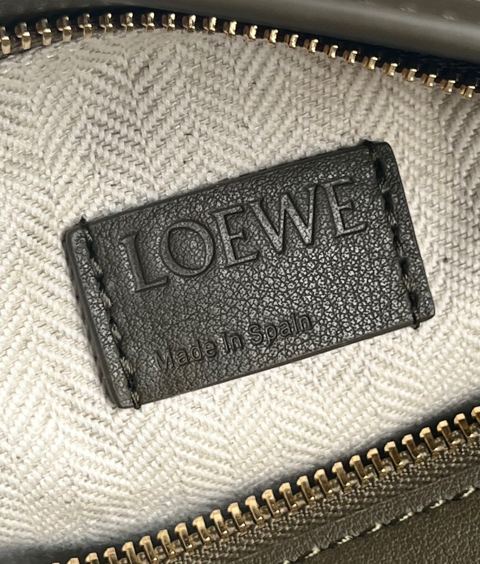 L0ew* puzzle small bag in dark green classic calfskin