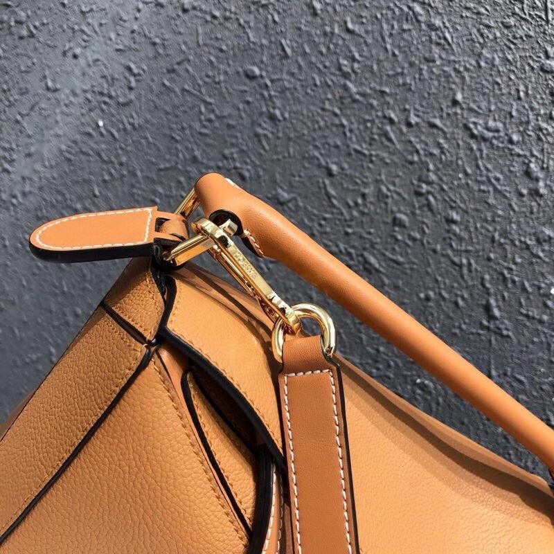 L0ew* small puzzle bag in tan grained calfskin