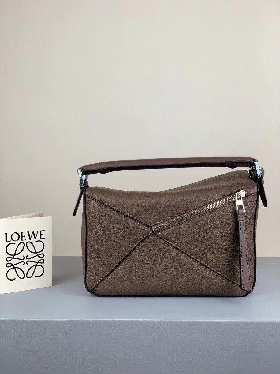 L0ew* small puzzle bag in dark taupe grained calfskin