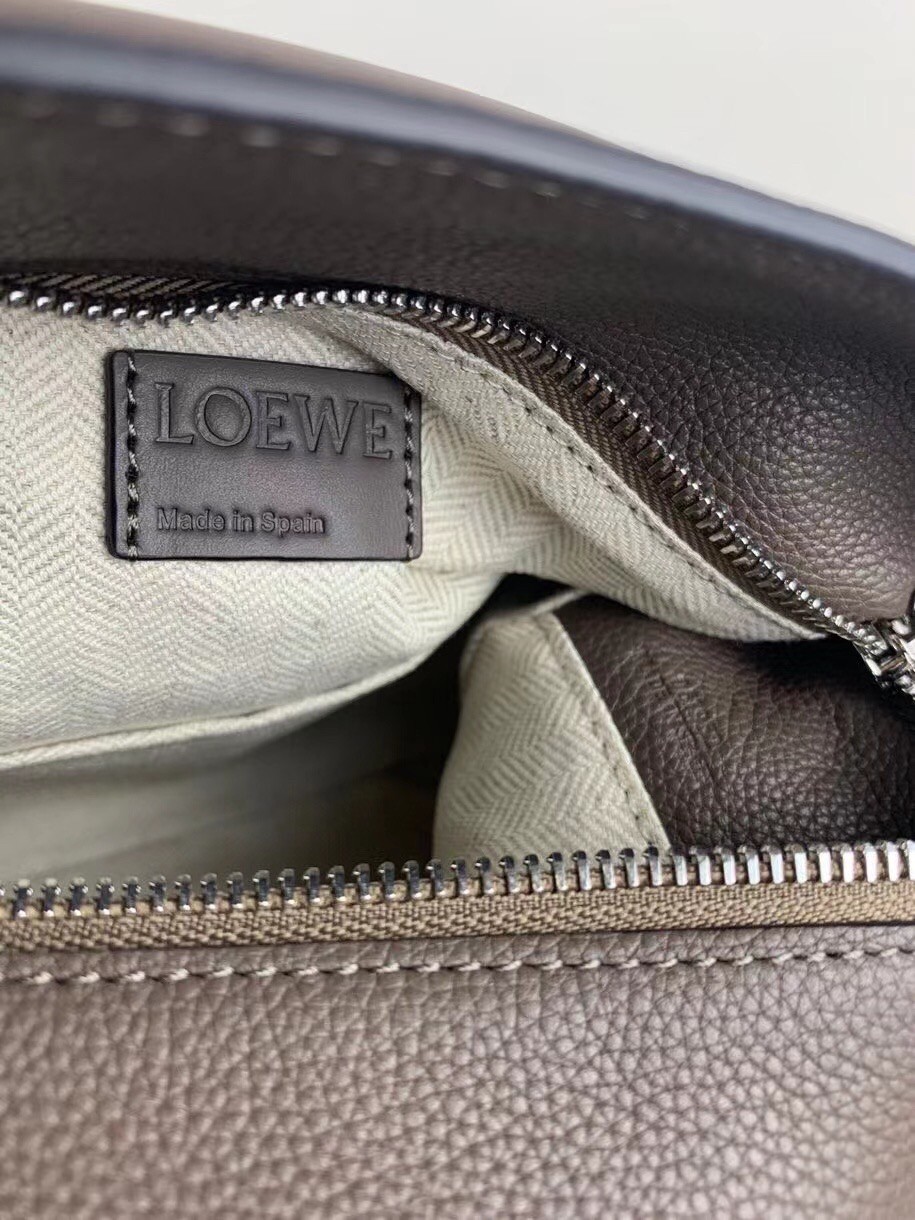 L0ew* small puzzle bag in dark taupe grained calfskin