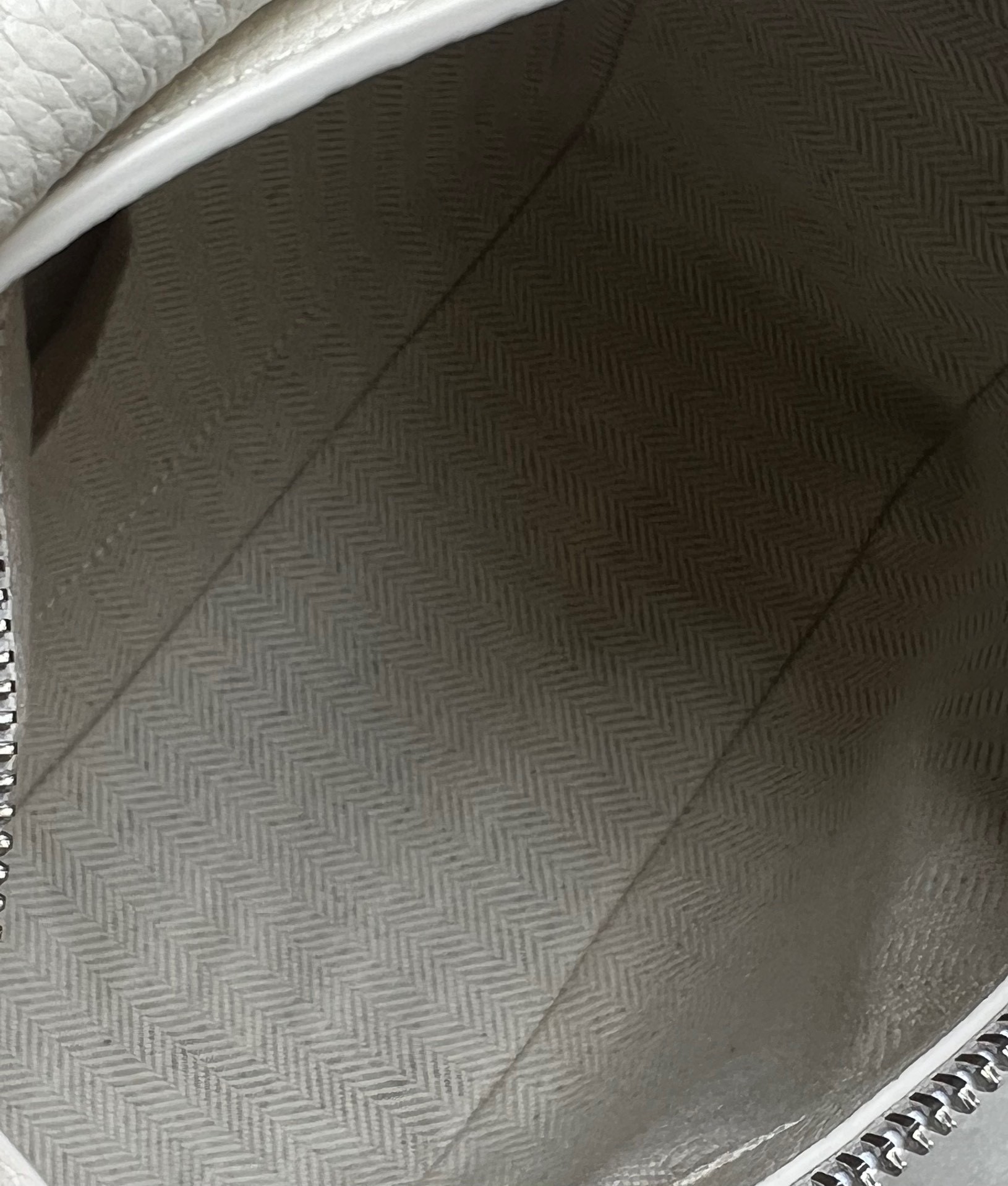 L0ew* puzzle small bag in white grained leather