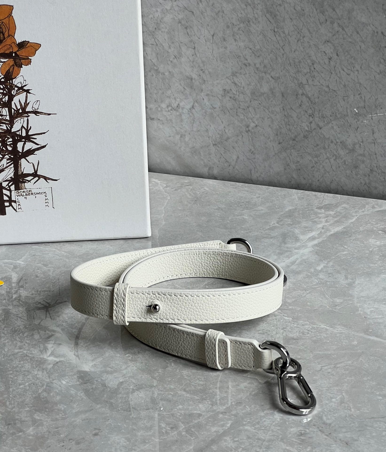 L0ew* puzzle small bag in white grained leather