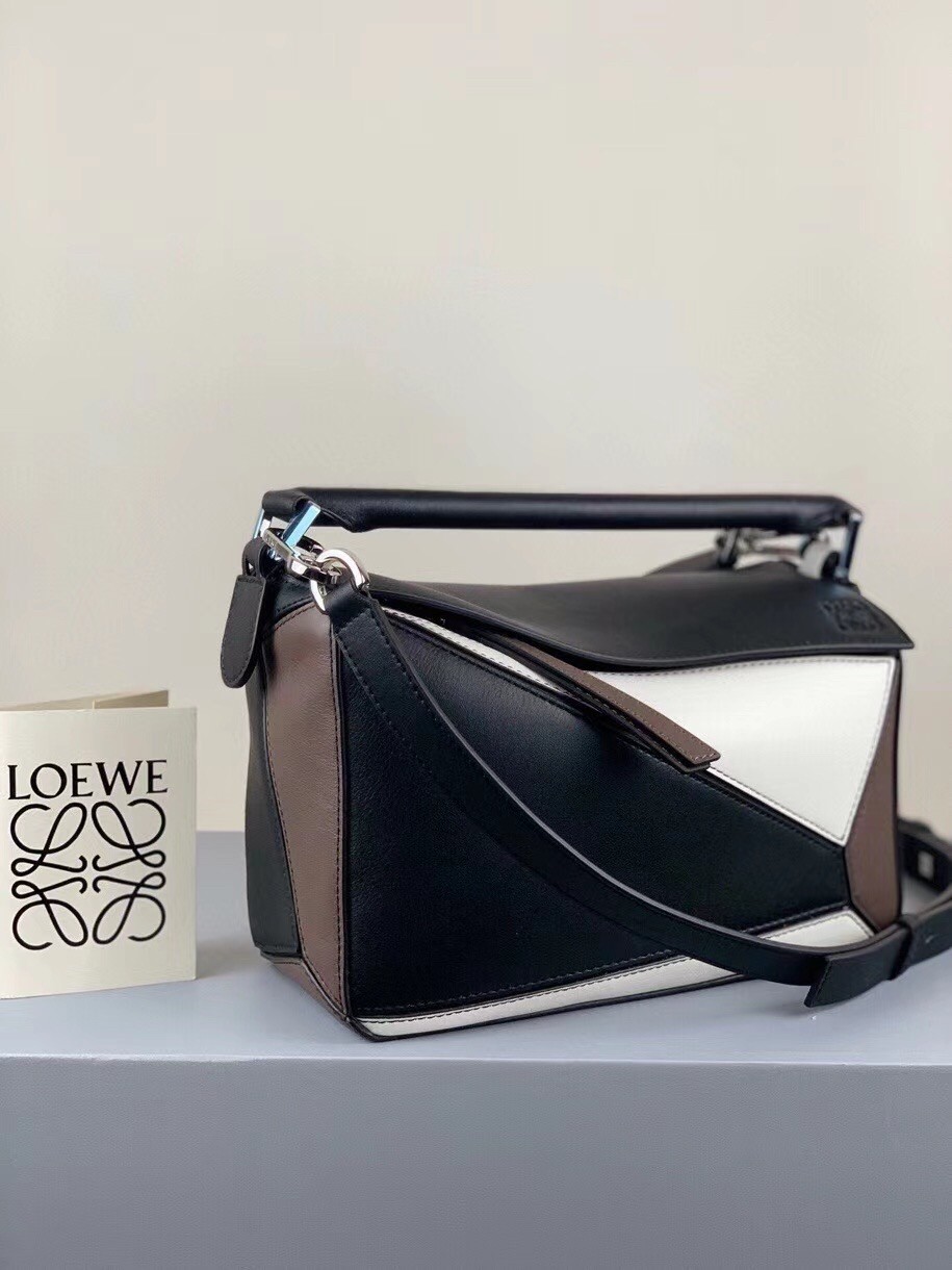 L0ew* small puzzle bag in black/taupe/white calfskin