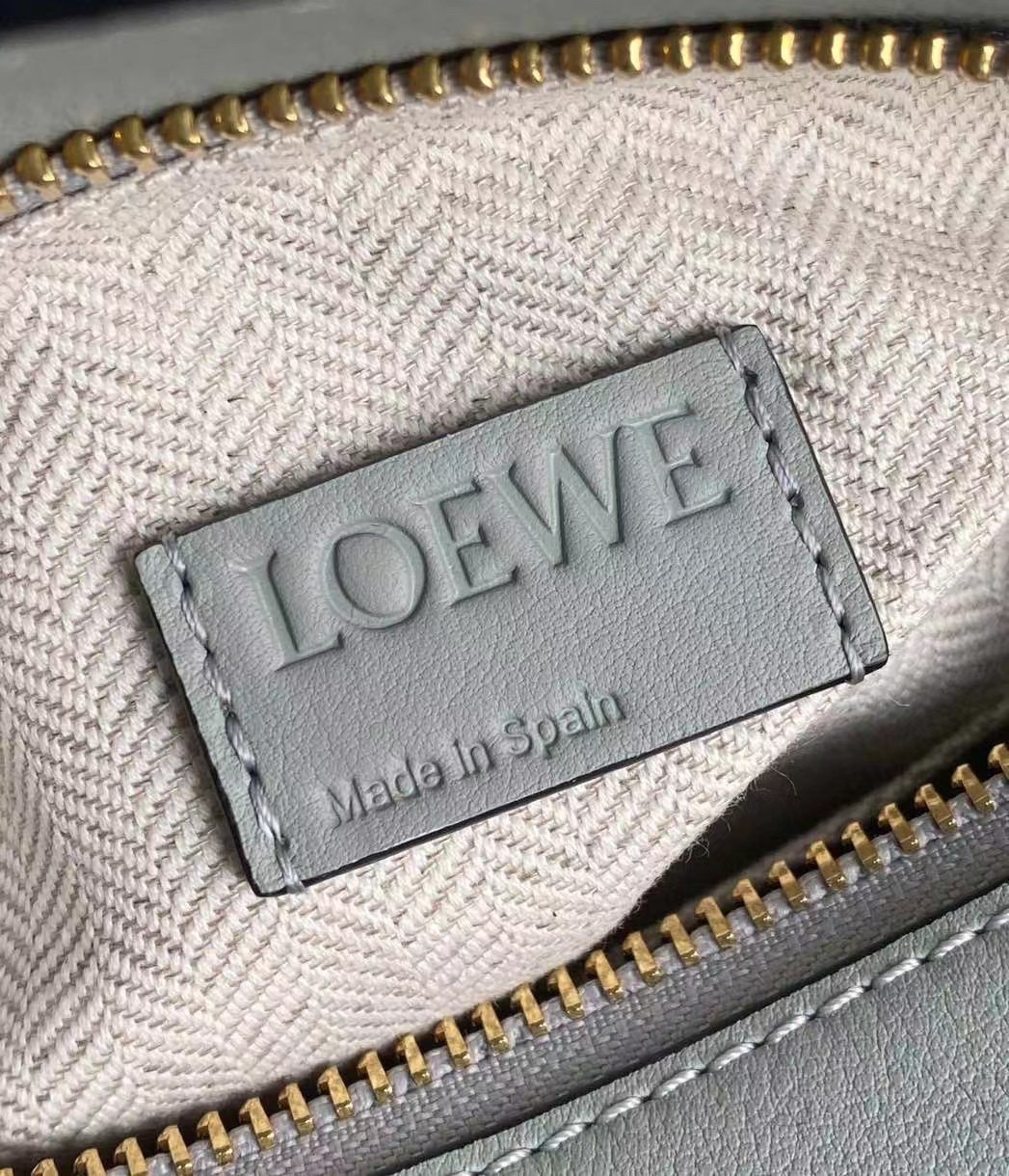 L0ew* puzzle small bag in grey/cream/white calfskin