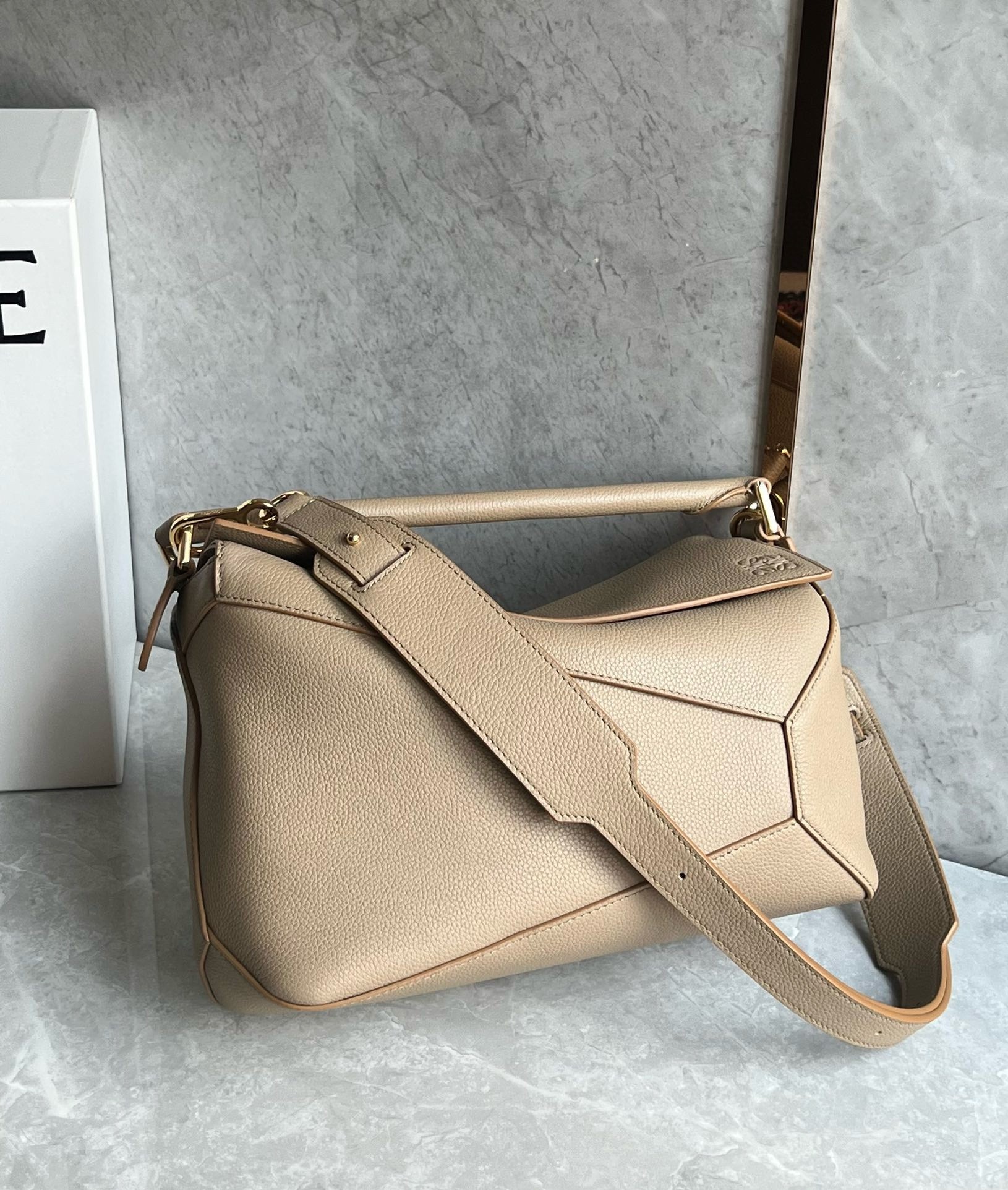 L0ew* puzzle medium bag in sand grained calfskin