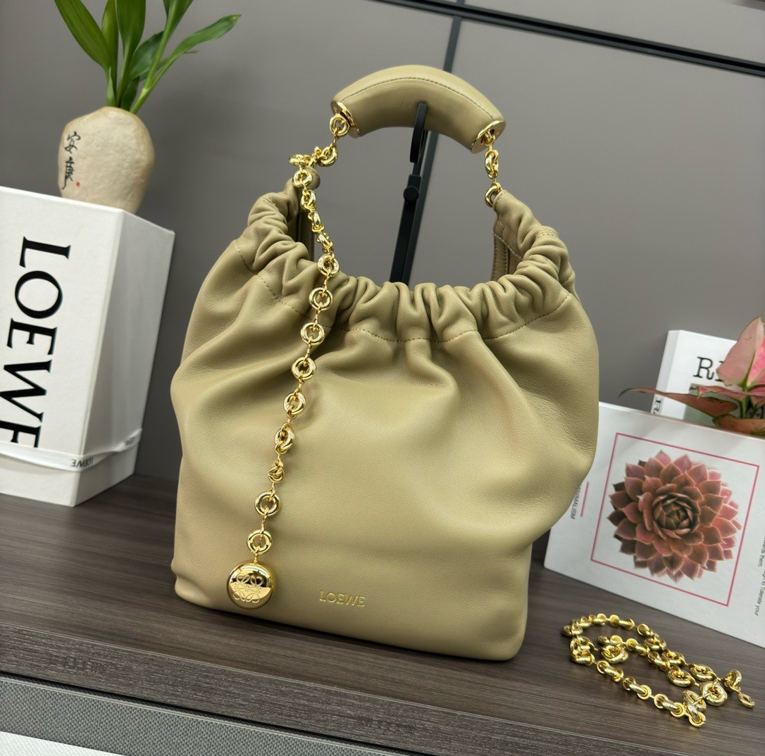 L0ew* small squeeze bag in clay green nappa lambskin