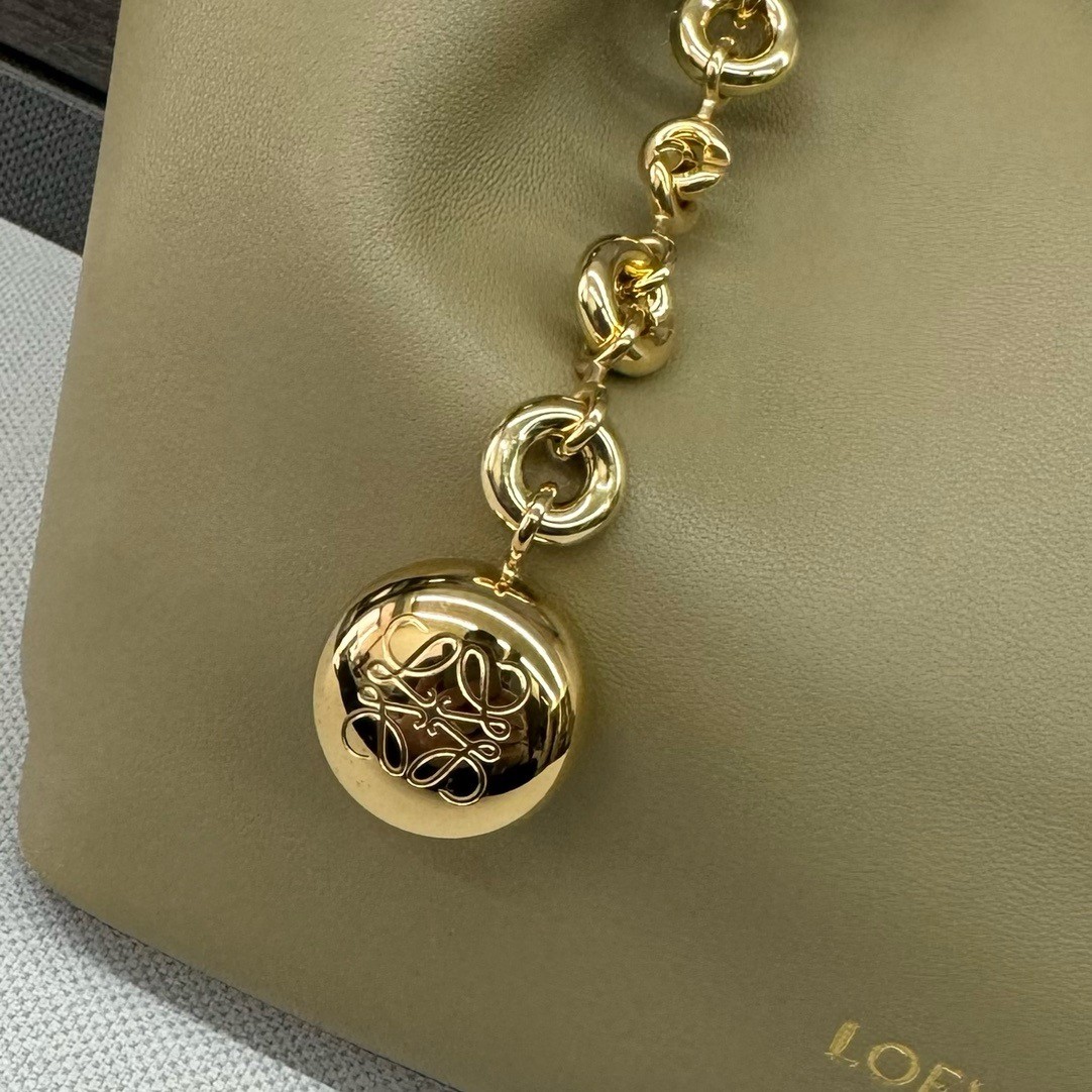 L0ew* small squeeze bag in clay green nappa lambskin