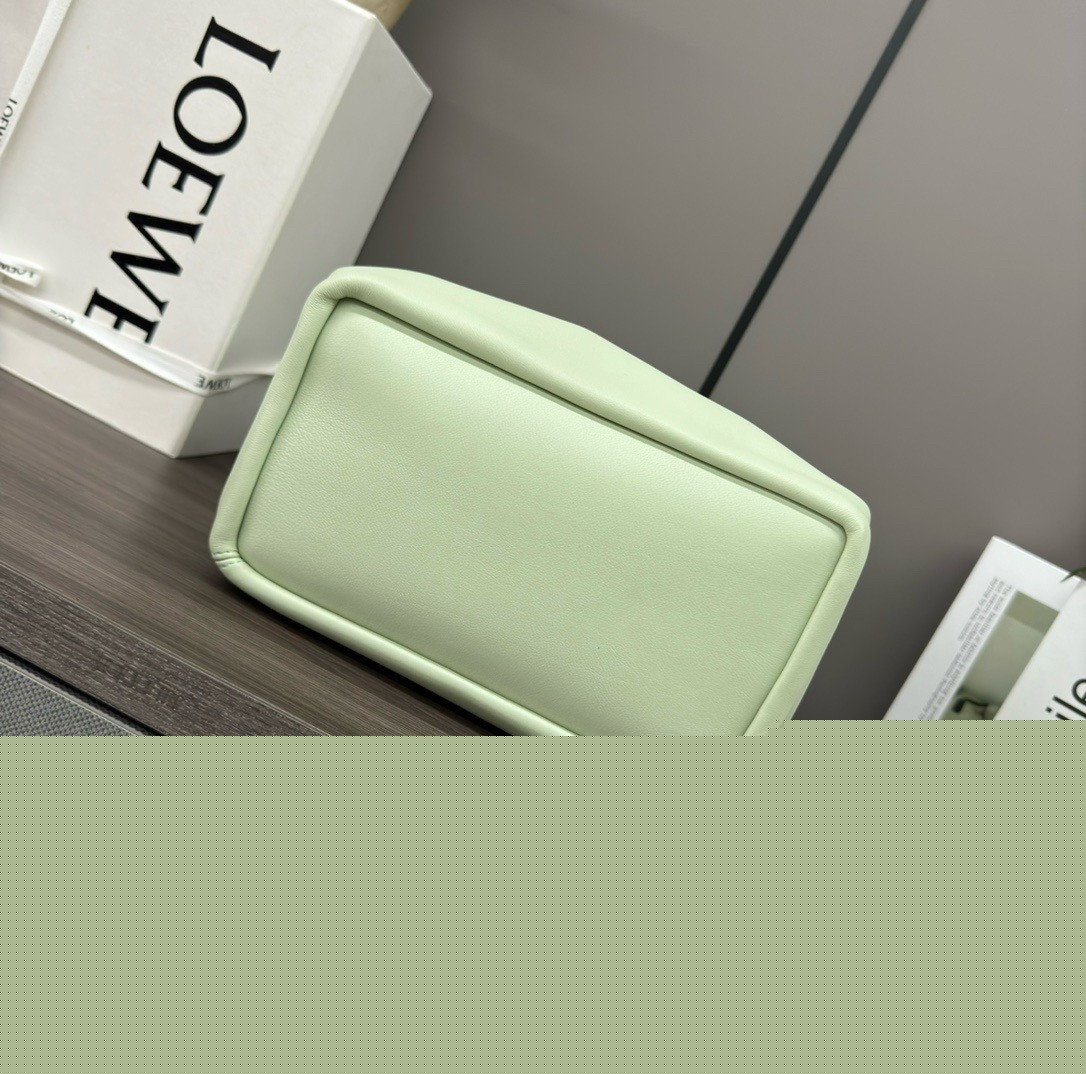 L0ew* small squeeze bag in spring jade nappa lambskin