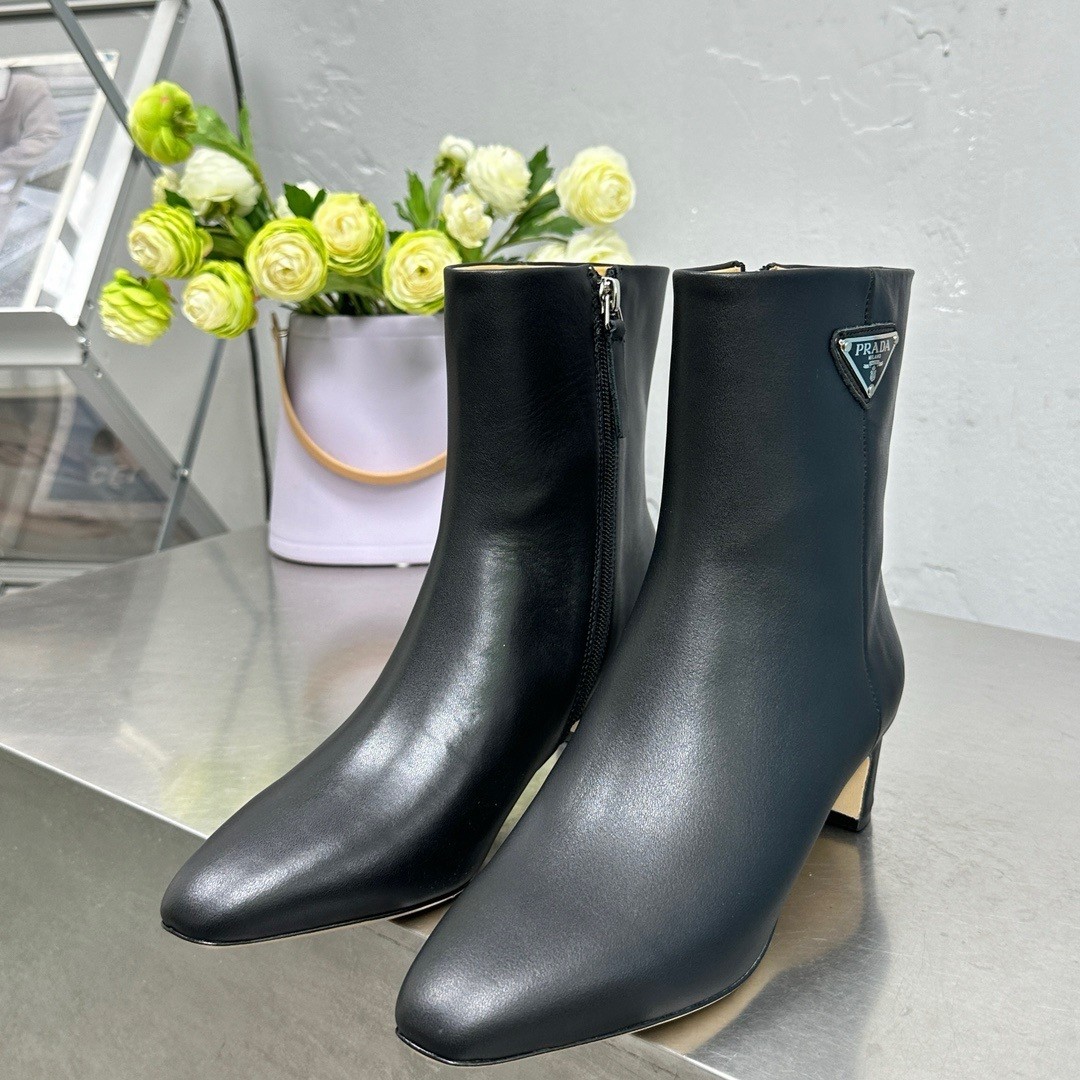 Pra*a ankle boots 55mm in black leather