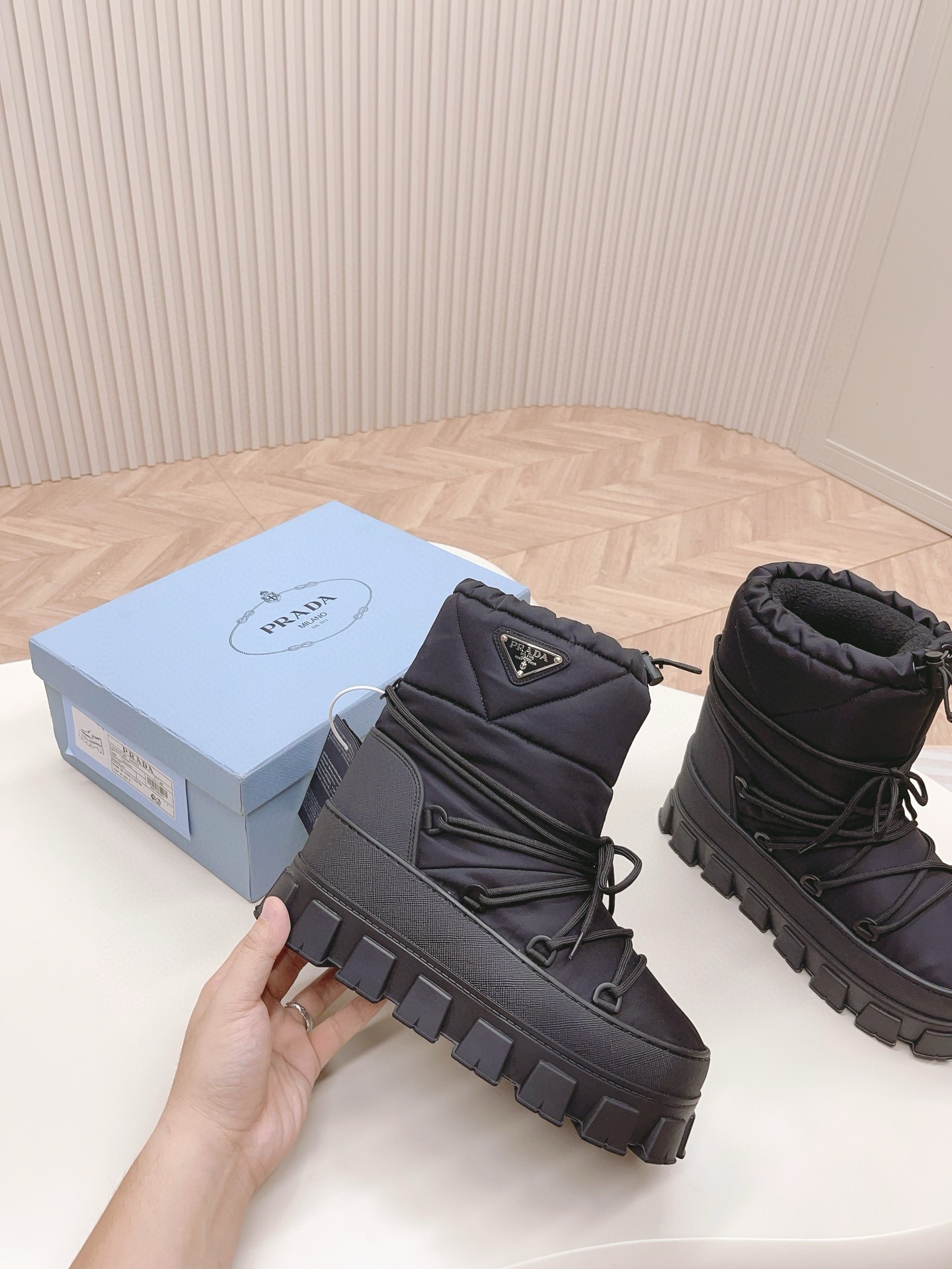 Pra*a gabardine après-ski boots in black nylon