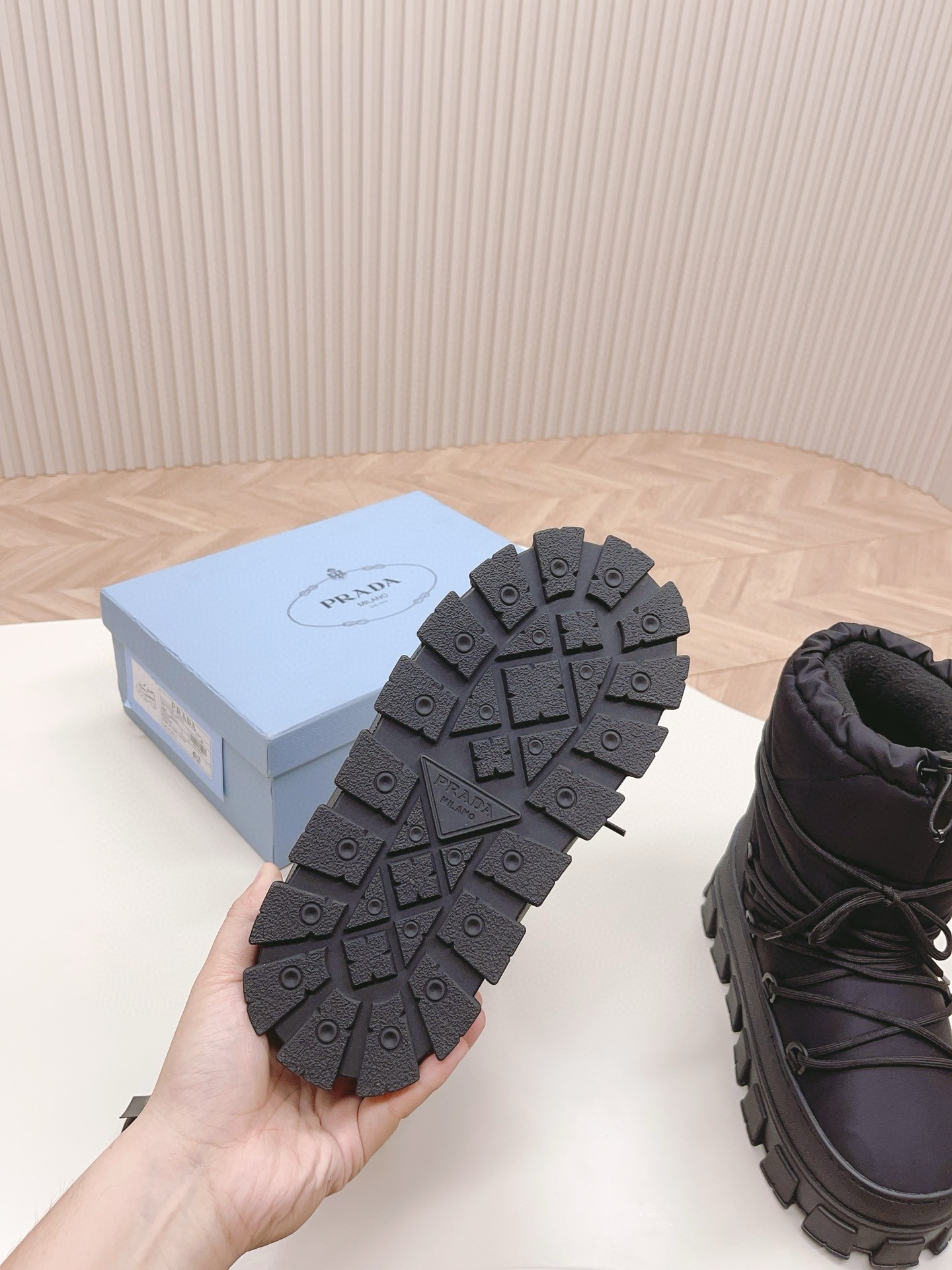 Pra*a gabardine après-ski boots in black nylon