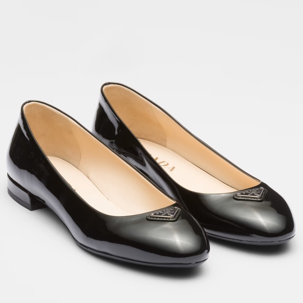 Pra*a ballerinas in black patent leather