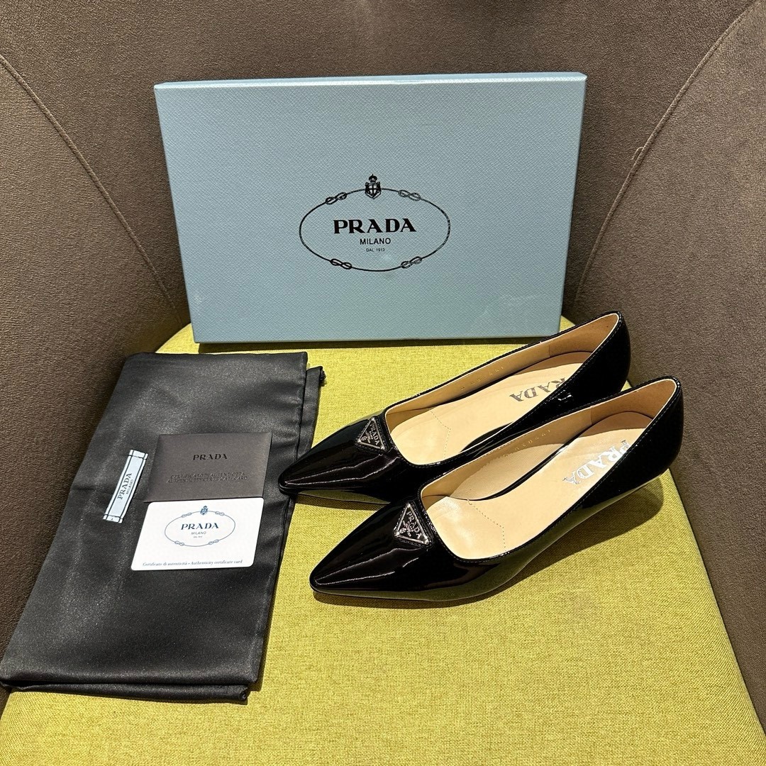 Pra*a pumps 55mm in black patent leather