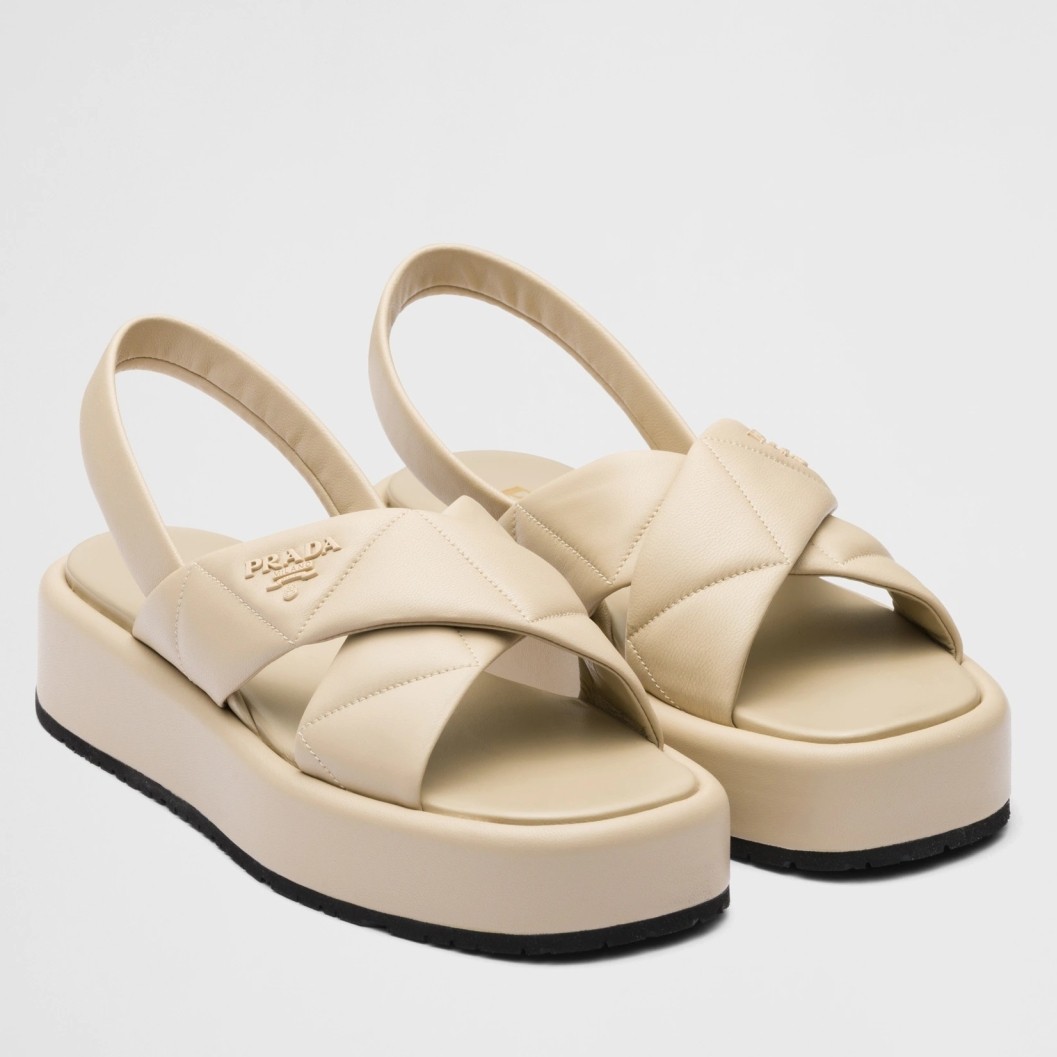 Pra*a flatform sandals in beige quilted nappa leather