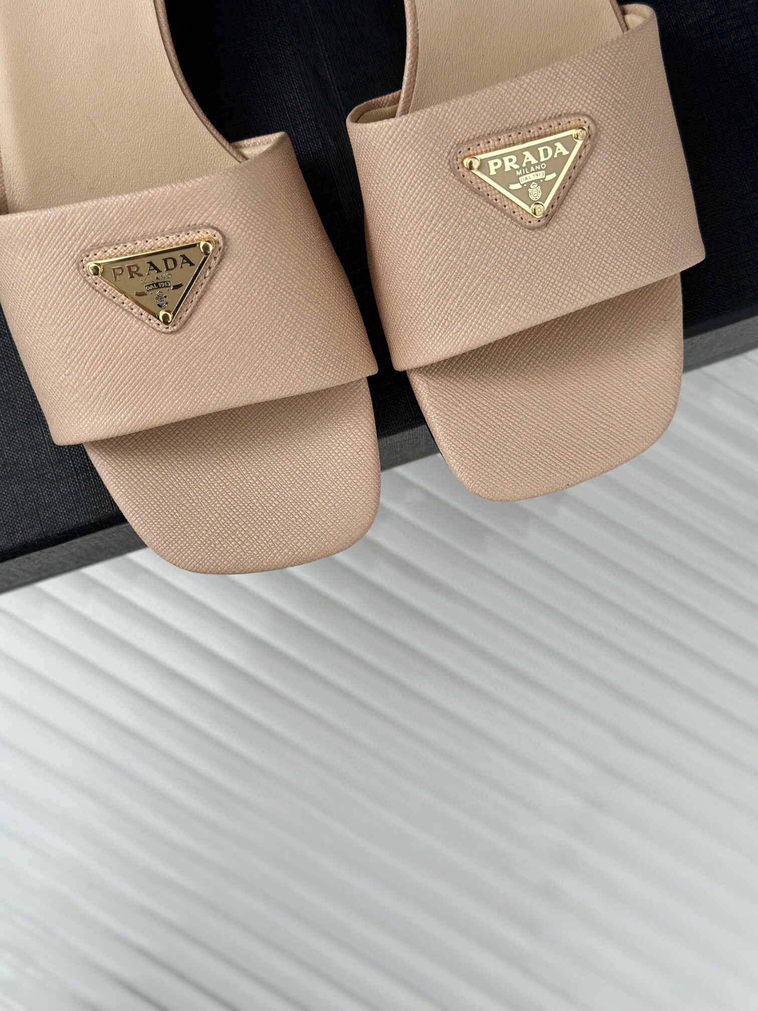 Pra*a heeled sandals 35mm in beige saffiano leather