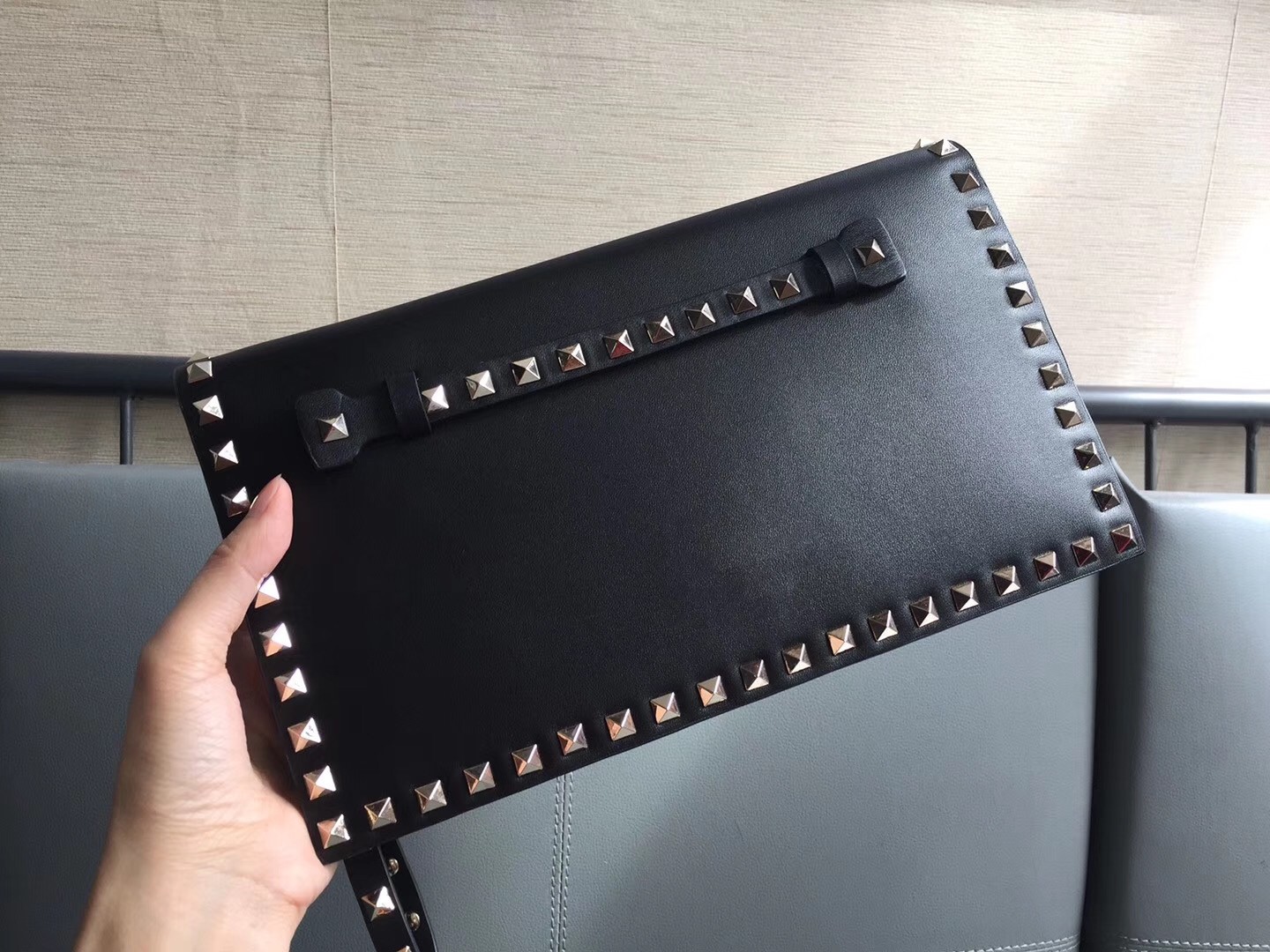 Valentino Rockstud Medium Clutch In Black Calfskin