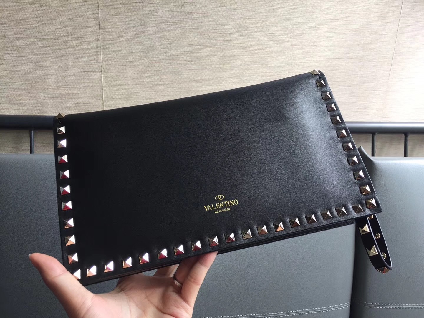 Valentino Rockstud Medium Clutch In Black Calfskin
