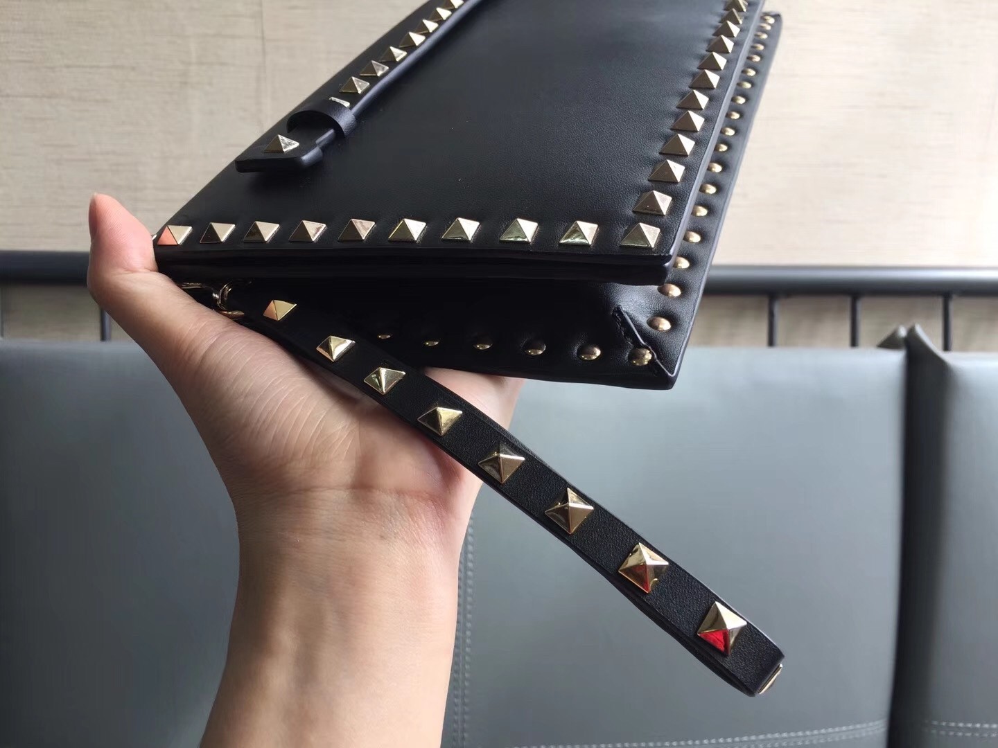Valentino Rockstud Medium Clutch In Black Calfskin