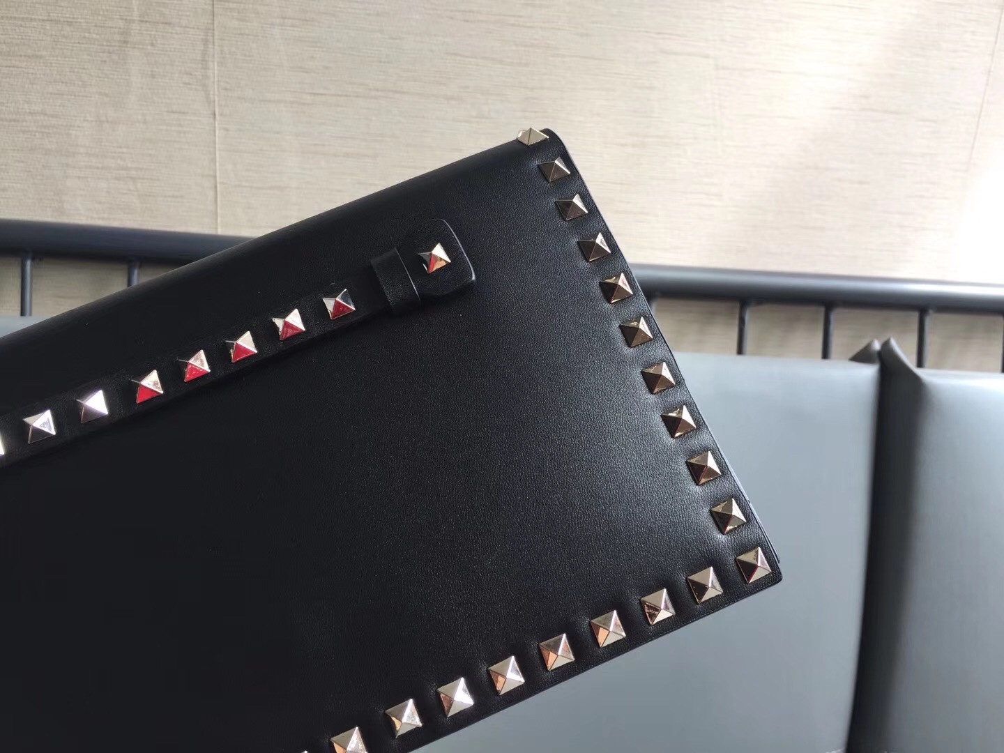 Valentino Rockstud Medium Clutch In Black Calfskin