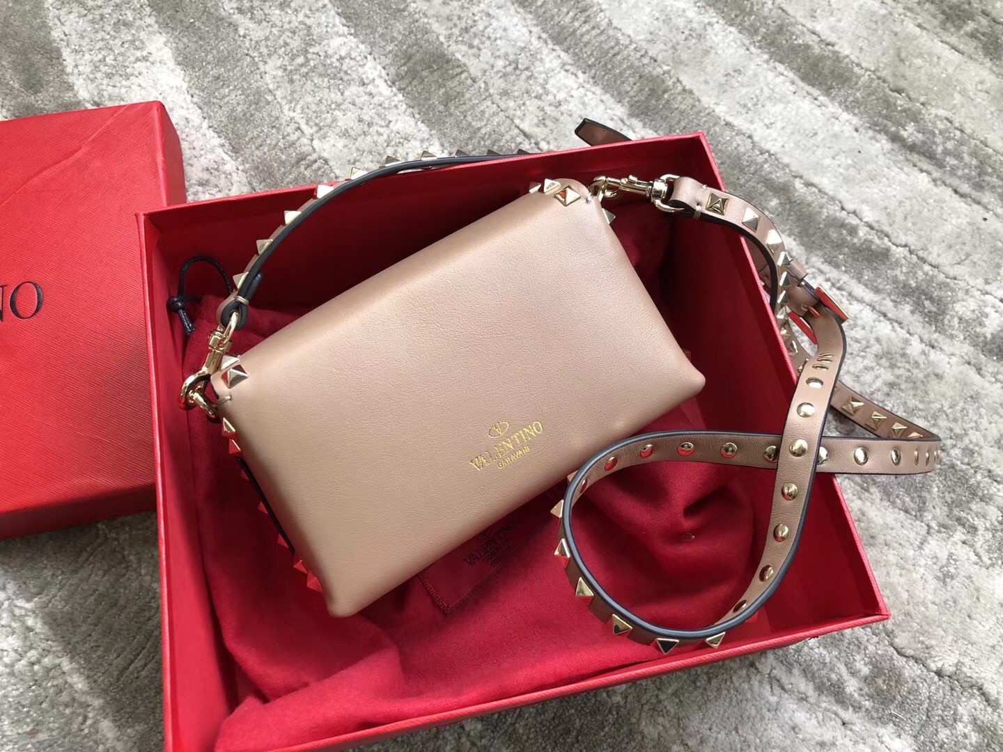 Va1e*ntin0 mini rockstud crossbody bag in poudre calfskin