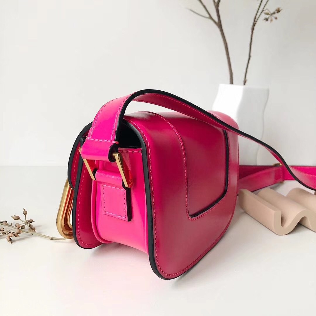 Va1e*ntin0 small s*pervee crossbody bag in azalea leather