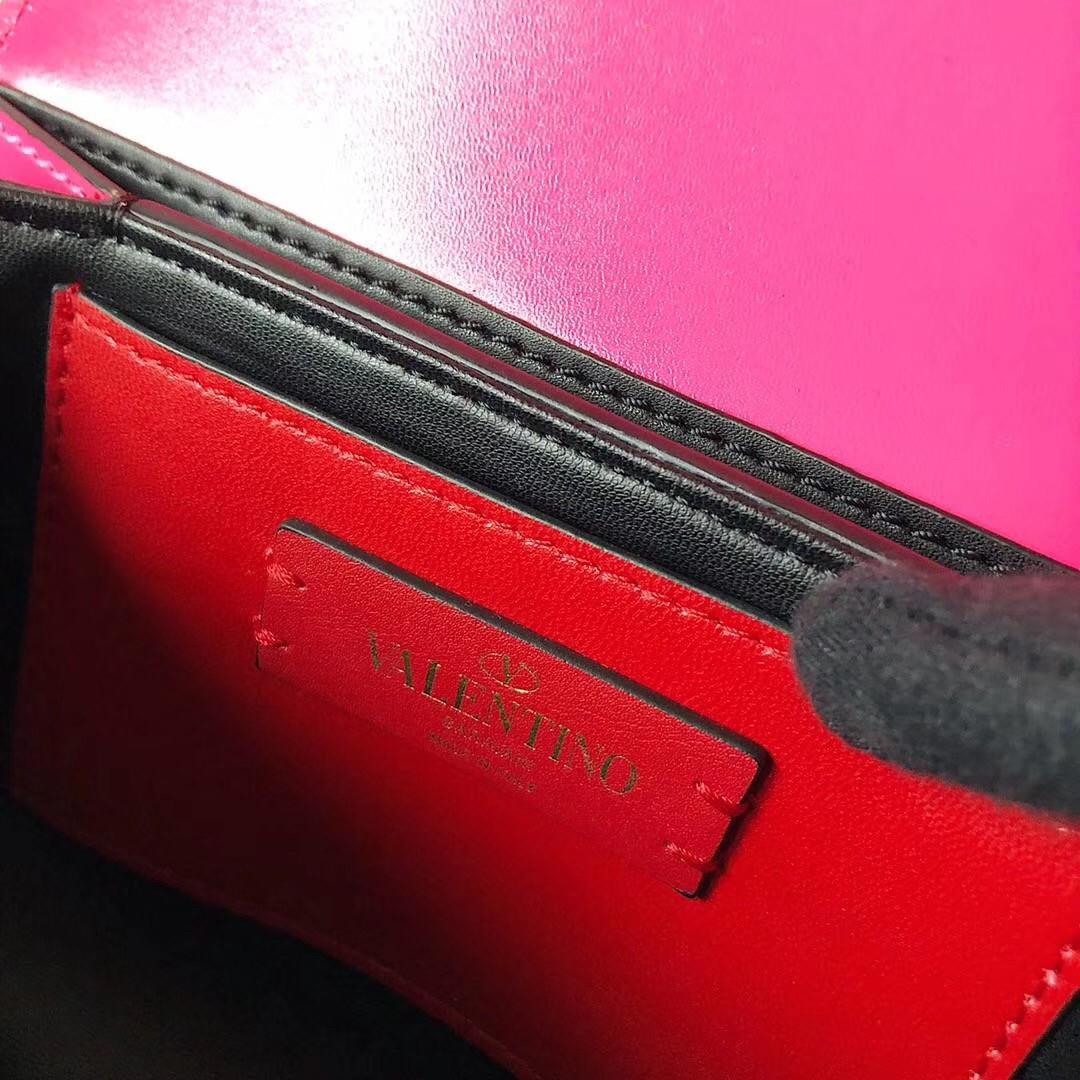 Va1e*ntin0 small s*pervee crossbody bag in azalea leather
