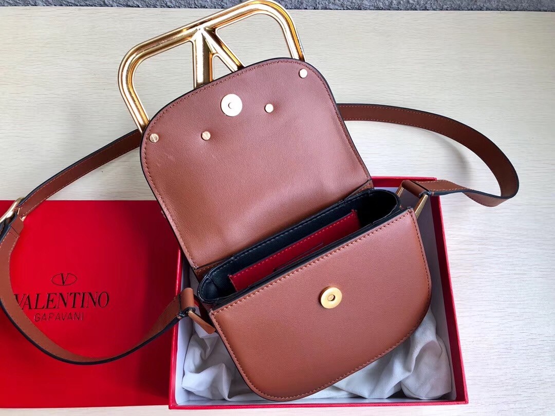 Va1e*ntin0 small s*pervee crossbody bag in brown leather