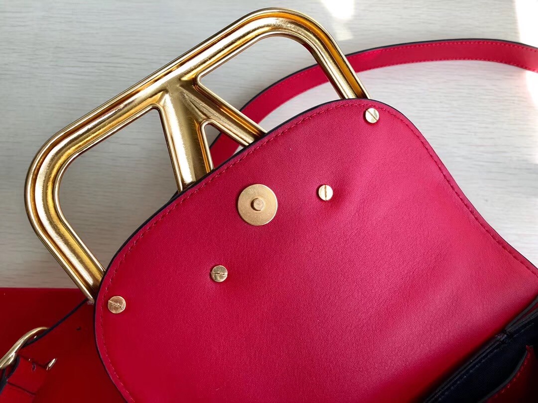 Va1e*ntin0 small s*pervee crossbody bag in red leather