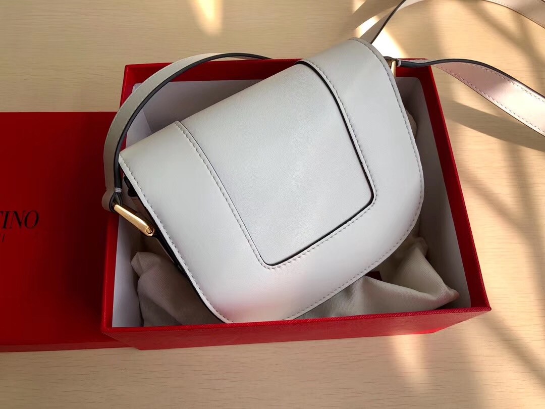 Va1e*ntin0 small s*pervee crossbody bag in white leather