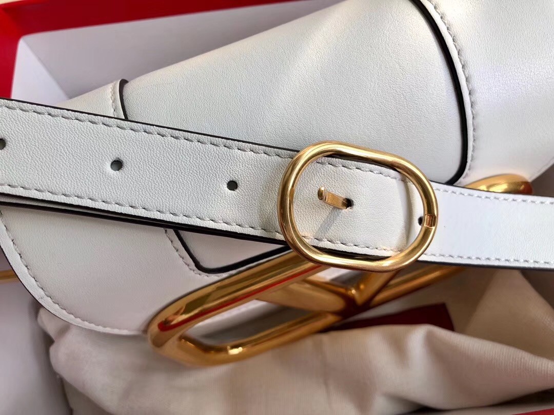 Va1e*ntin0 small s*pervee crossbody bag in white leather
