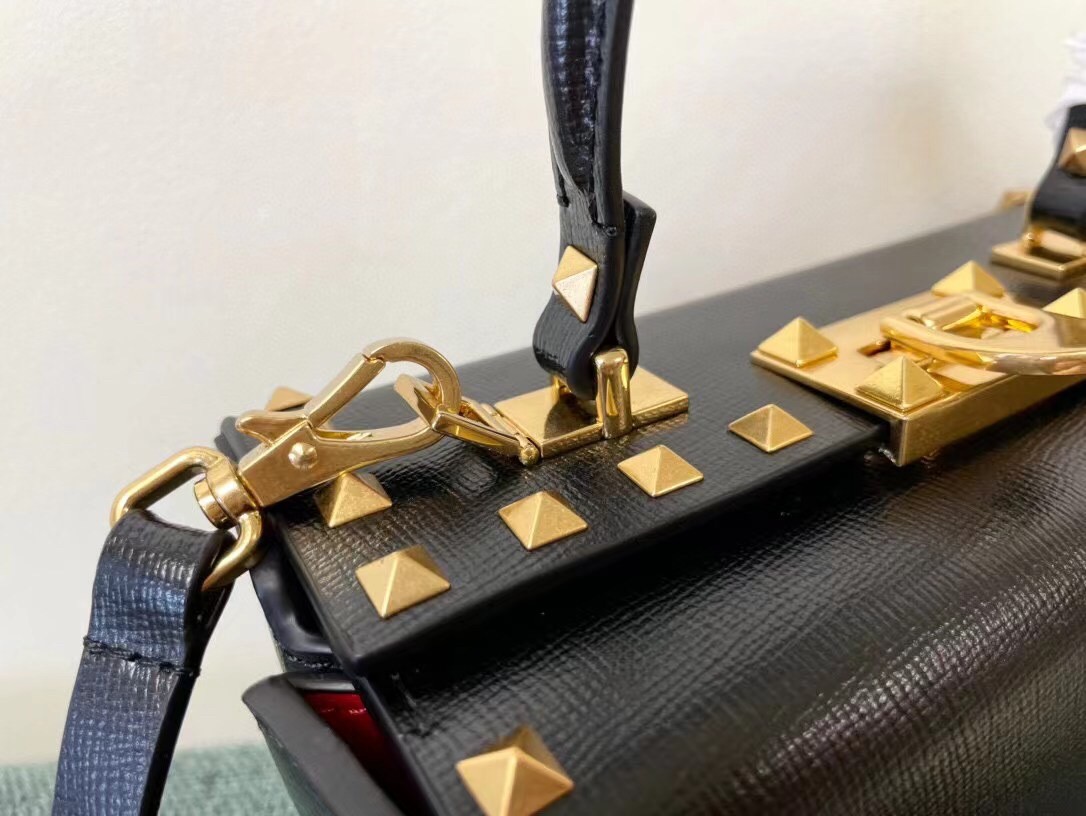 Valentino Rockstud Alcove Box Bag In Black Calfskin