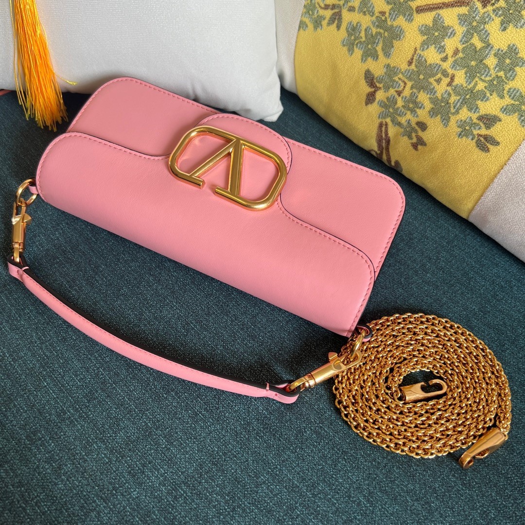 Va1e*ntin0 loco large shoulder bag in pink calfskin