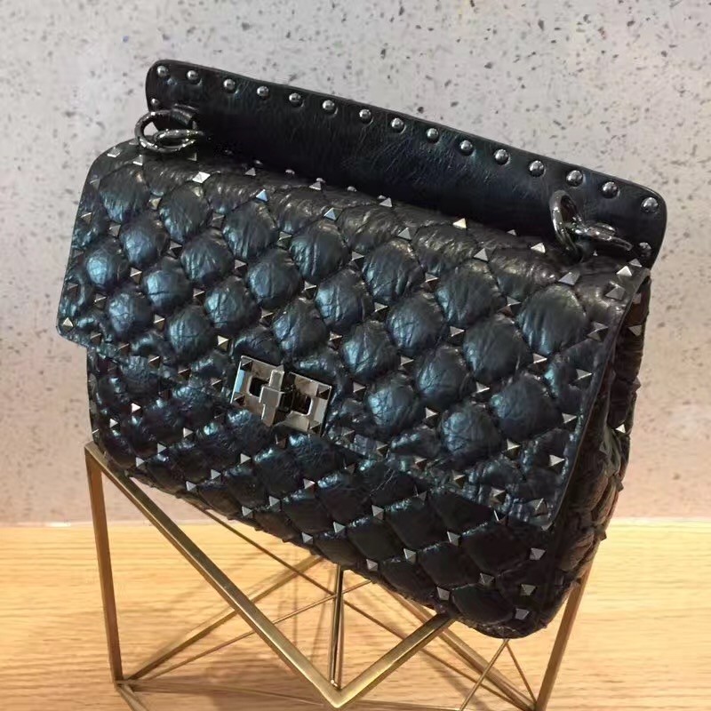 Va1e*ntin0 medium rockstud spike chain black bag