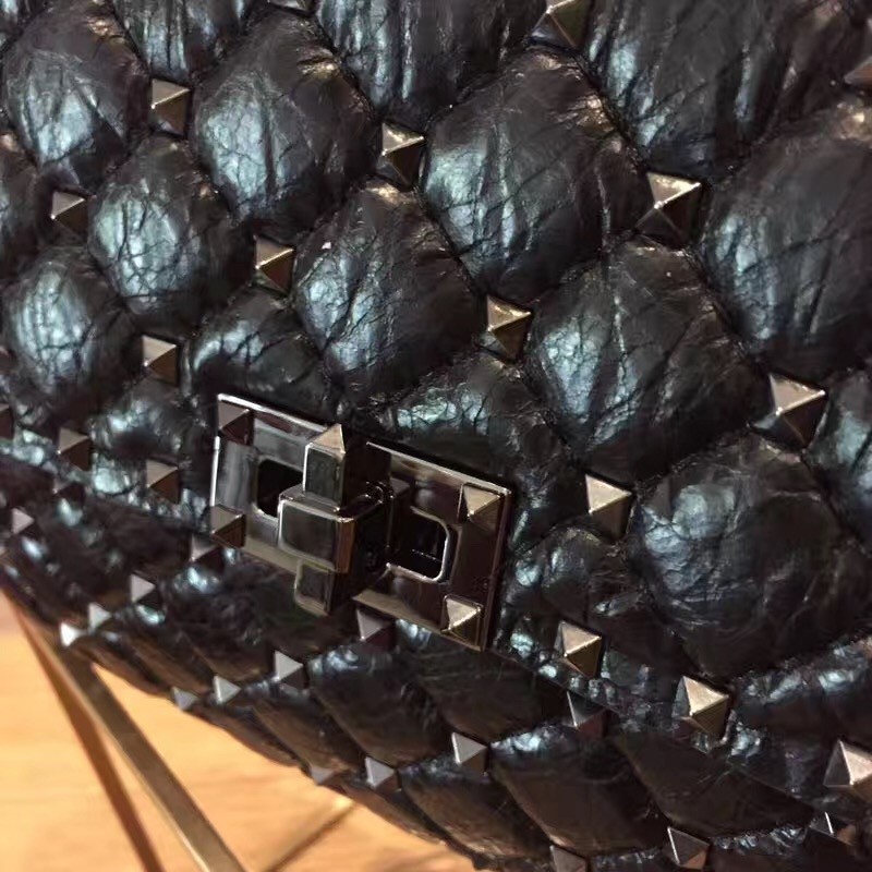 Va1e*ntin0 medium rockstud spike chain black bag